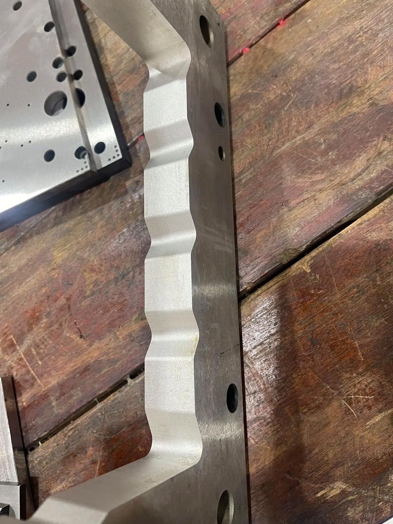 專業承接塑膠模具、五金模具及各類配件加工與線切割服務